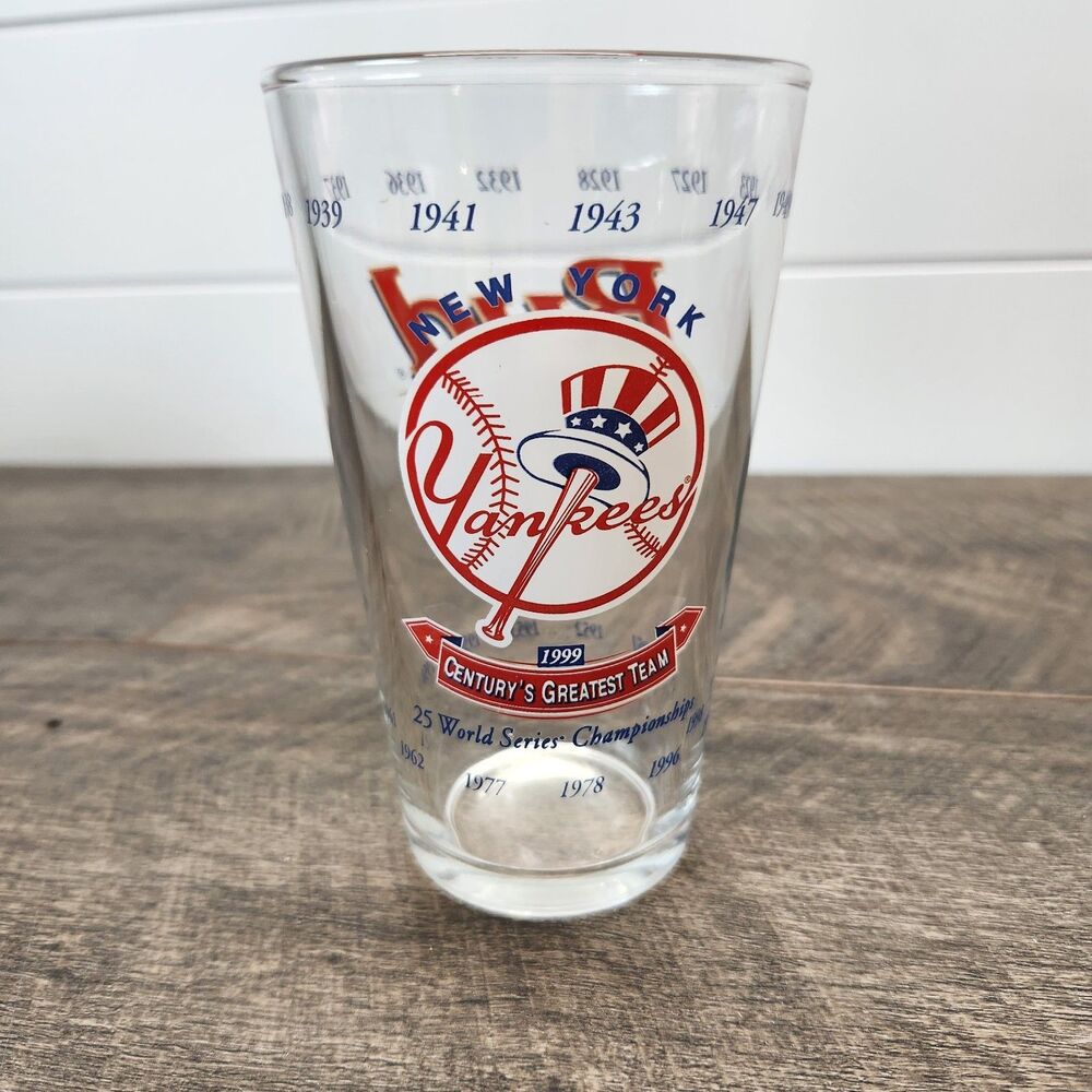 Yankees Century's Greatest Team World Series Champs Budweiser Beer Pint Glass